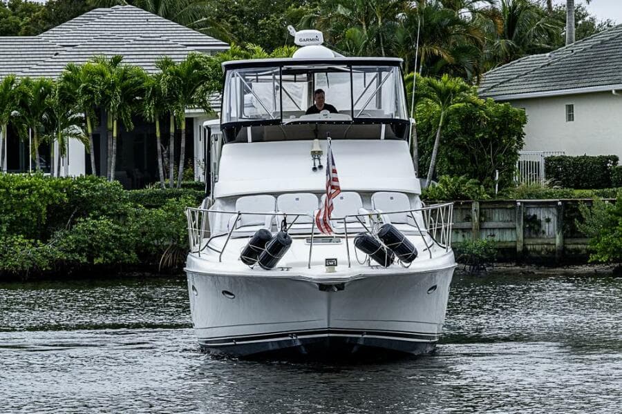 2000 Silverton 442 Cockpit Motoryacht