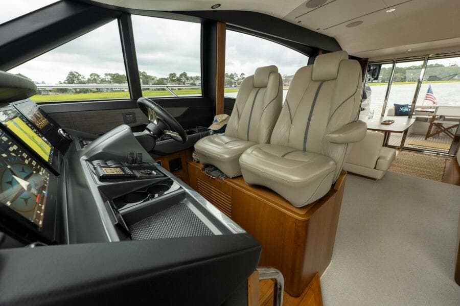 Princess 62 - Regent - Helm