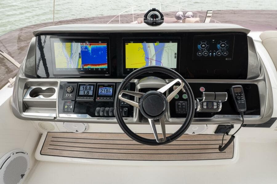 Princess 62 - Regent - Sport Bridge Helm