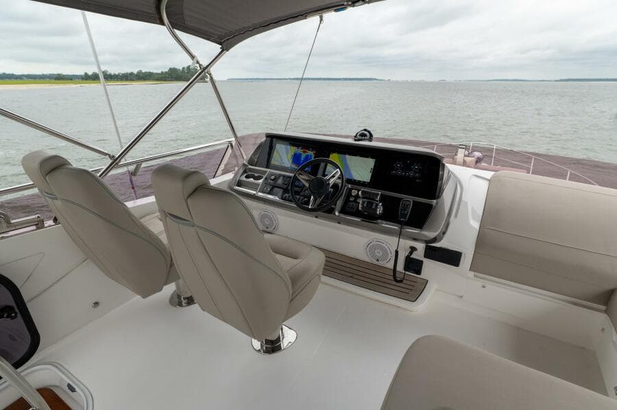 Princess 62 - Regent - Sport Bridge Helm