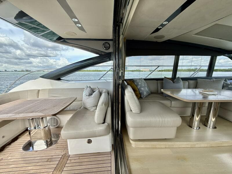 Princess 58 - IL CAPO - Salon and Cockpit