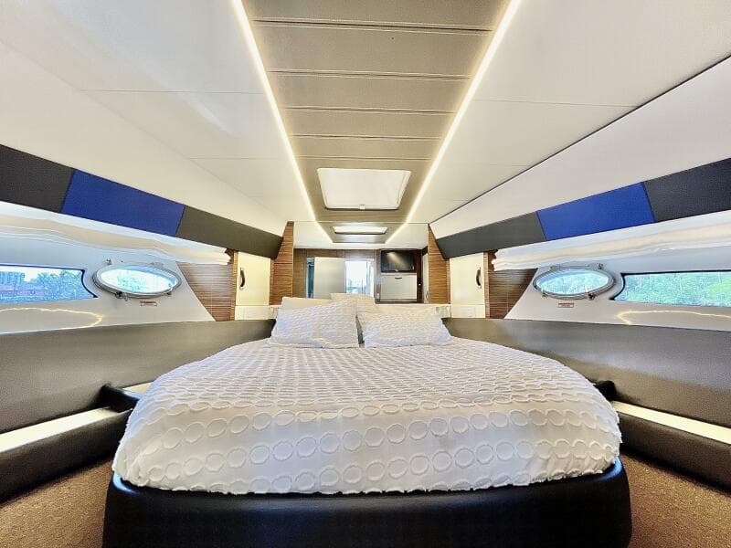 Rodman Muse - Lluvet - Stateroom