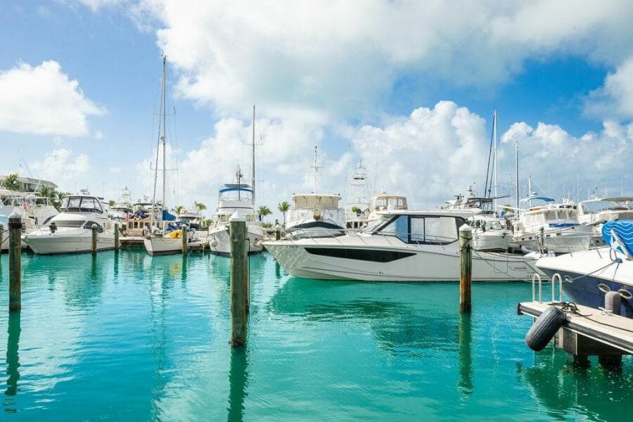 2023 Boston Whaler 405 Conquest