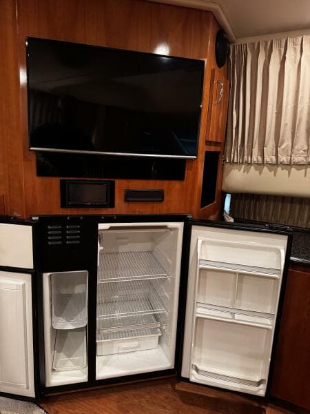 2005 Carver 36 Sedan