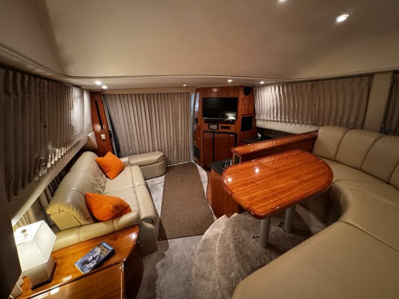 2005 Carver 36 Sedan