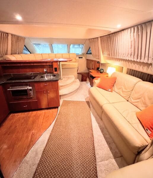 2005 Carver 36 Sedan