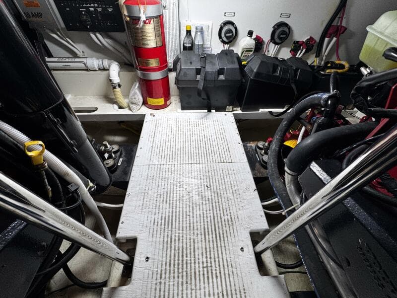 2005 Carver 36 Sedan