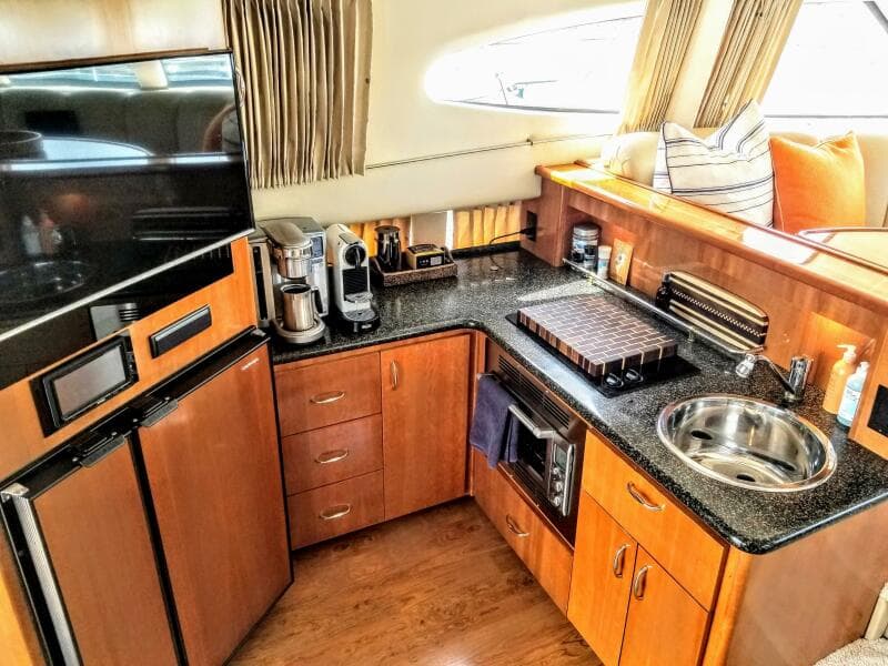 2005 Carver 36 Sedan