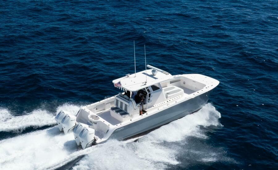 Invincible 35 Emanon - Exterior Profile