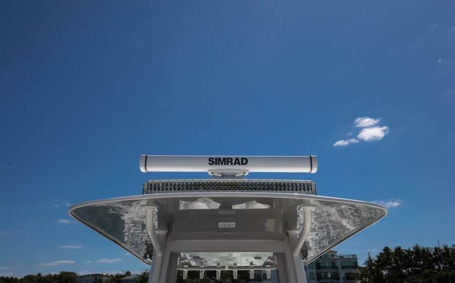 Invincible 35 Emanon - Exterior Cockpit