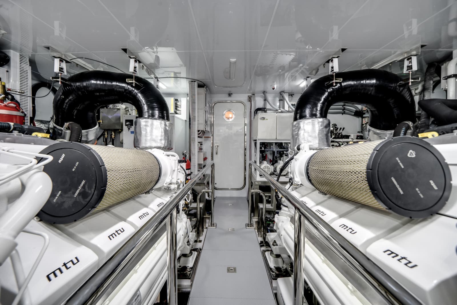 2025 Ocean Alexander 28L