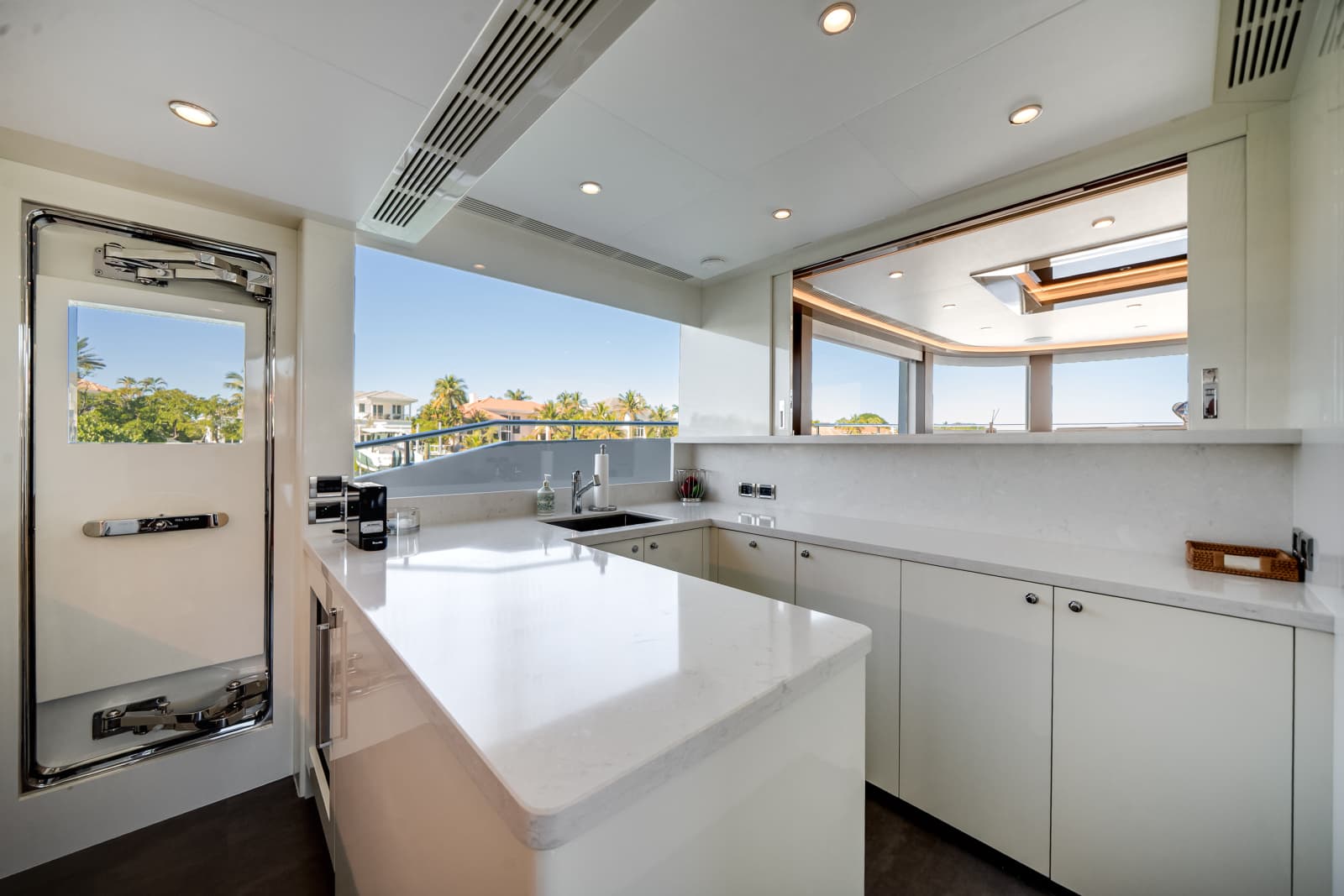 2025 Ocean Alexander 28L