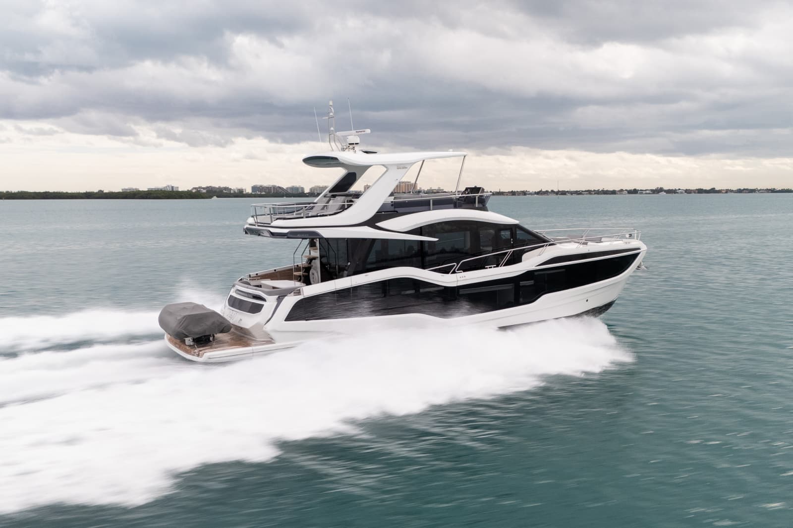 2025 Galeon 560 FLY