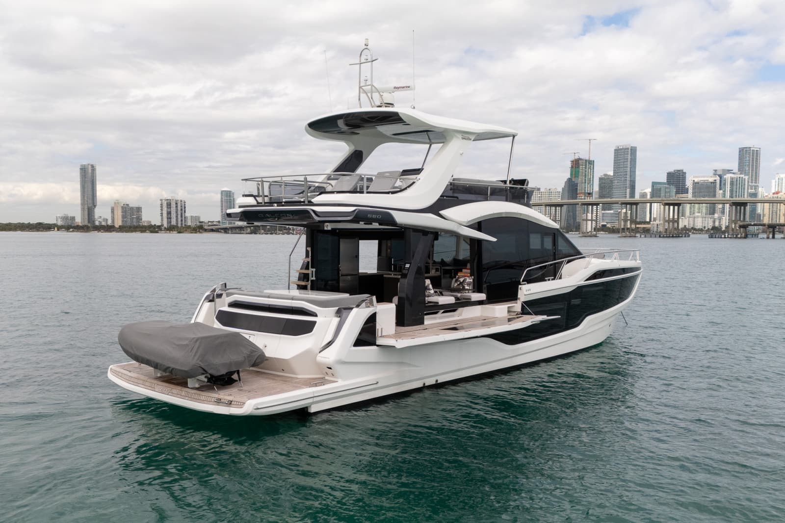 2025 Galeon 560 FLY