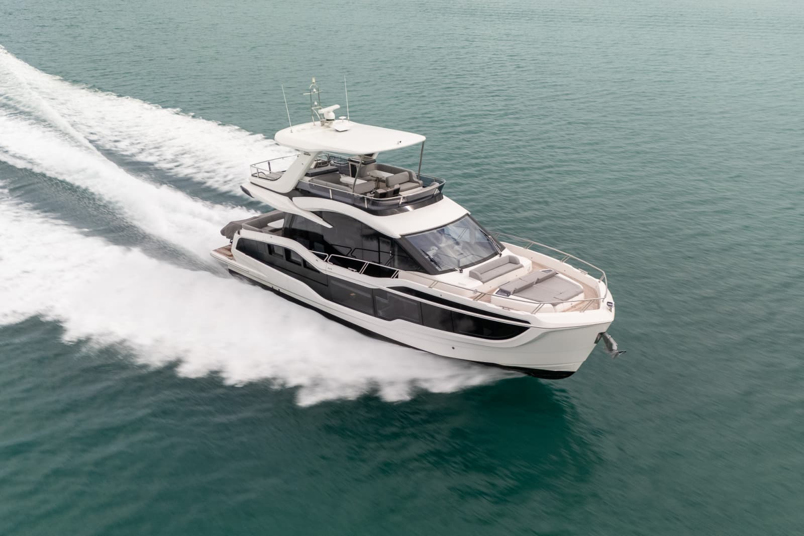 2025 Galeon 560 FLY