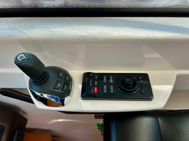 2016 Tiara Yachts 39 Coupe