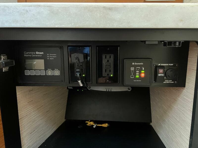 2016 Tiara Yachts 39 Coupe