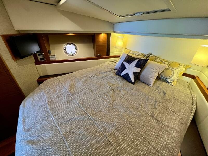 2016 Tiara Yachts 39 Coupe