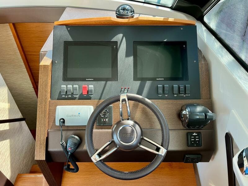 2016 Tiara Yachts 39 Coupe