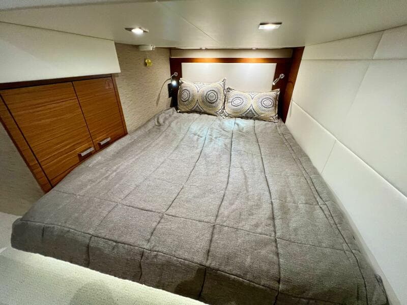 2016 Tiara Yachts 39 Coupe