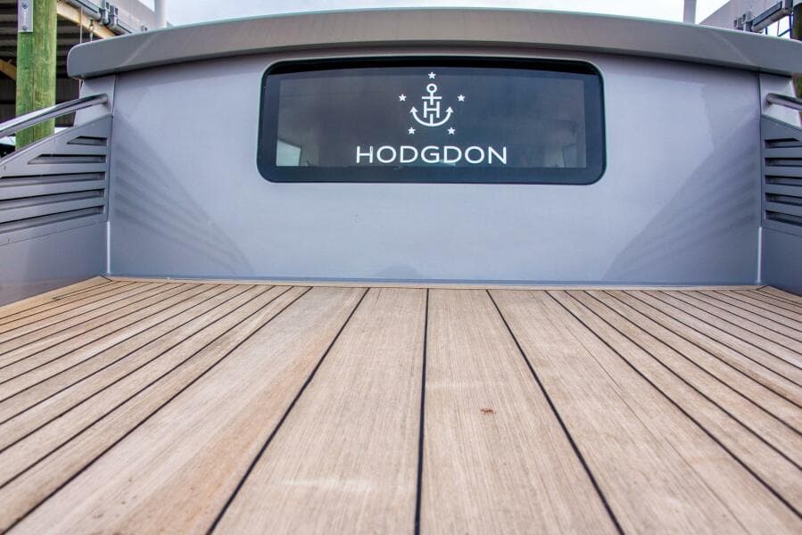 2016 Hodgdon Yachts Venetian Limo