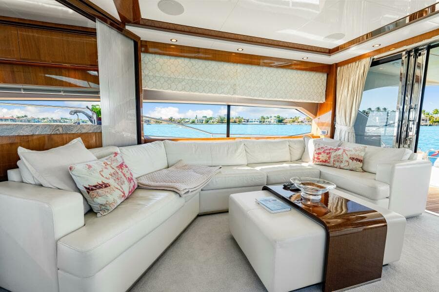 2014 Princess Y72