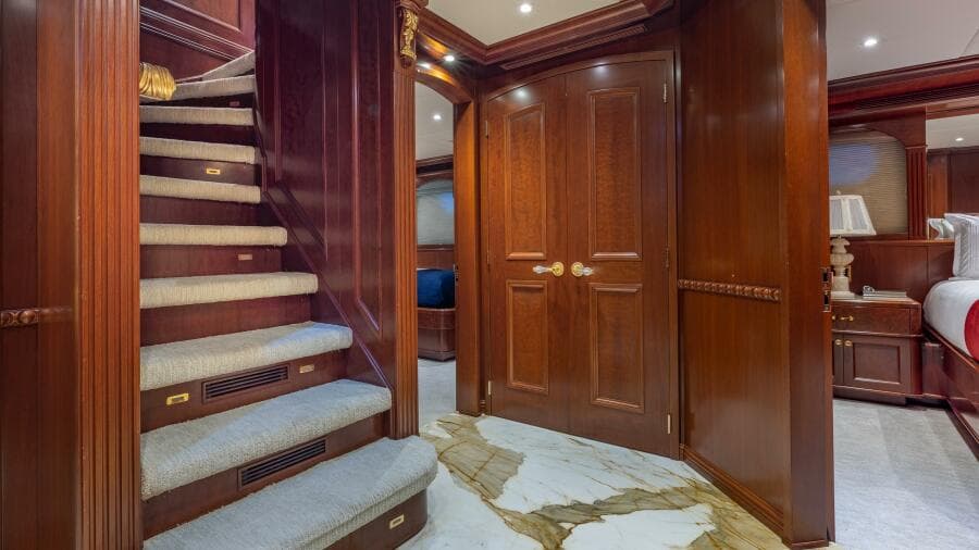 2001 Trinity Yachts Tri-Deck MY