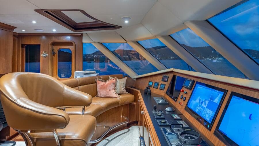 2001 Trinity Yachts Tri-Deck MY