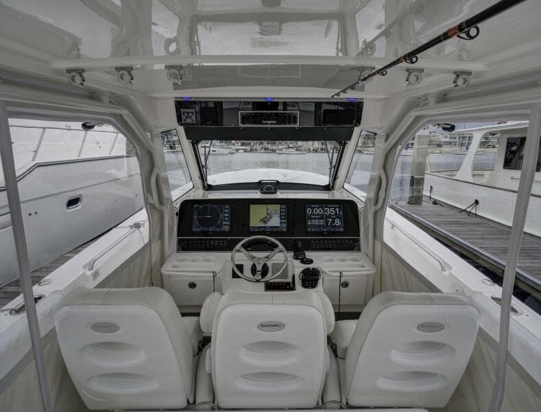 2015 Everglades 435 Center Console