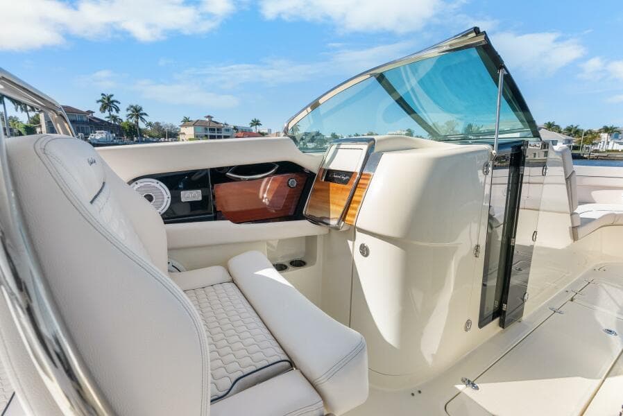 2021 Chris-Craft Launch 35 GT OB