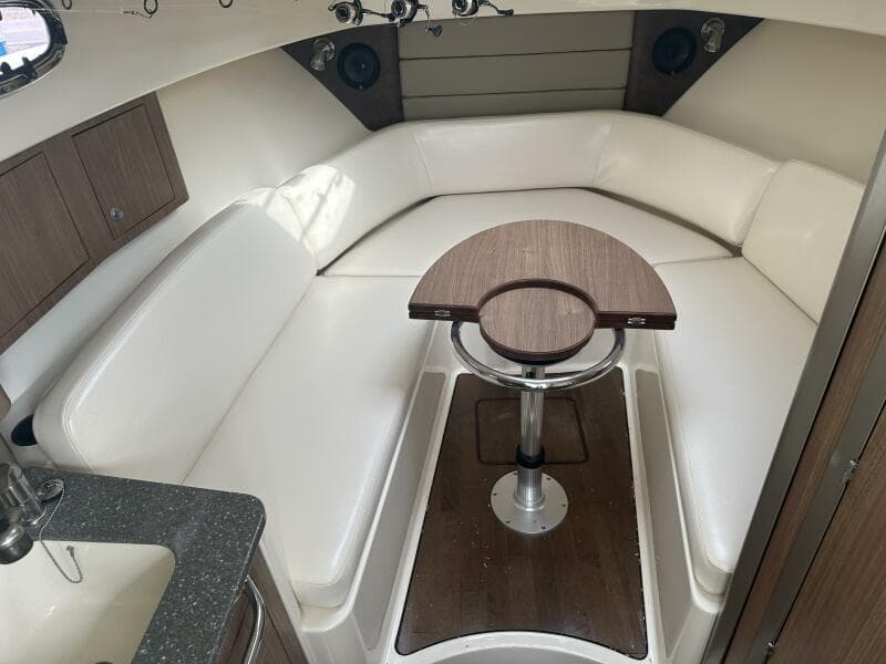 2016 Boston Whaler 315 Conquest