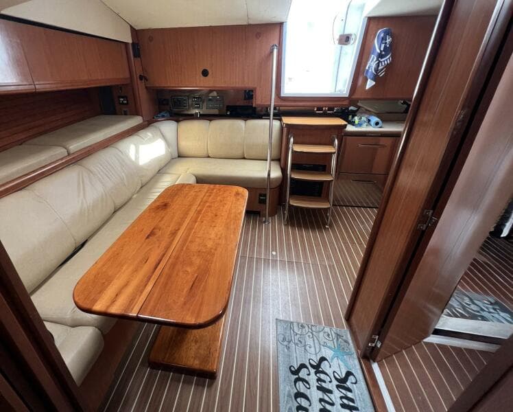 2007 Luhrs 41 Hardtop Express