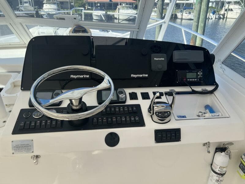 2007 Luhrs 41 Hardtop Express