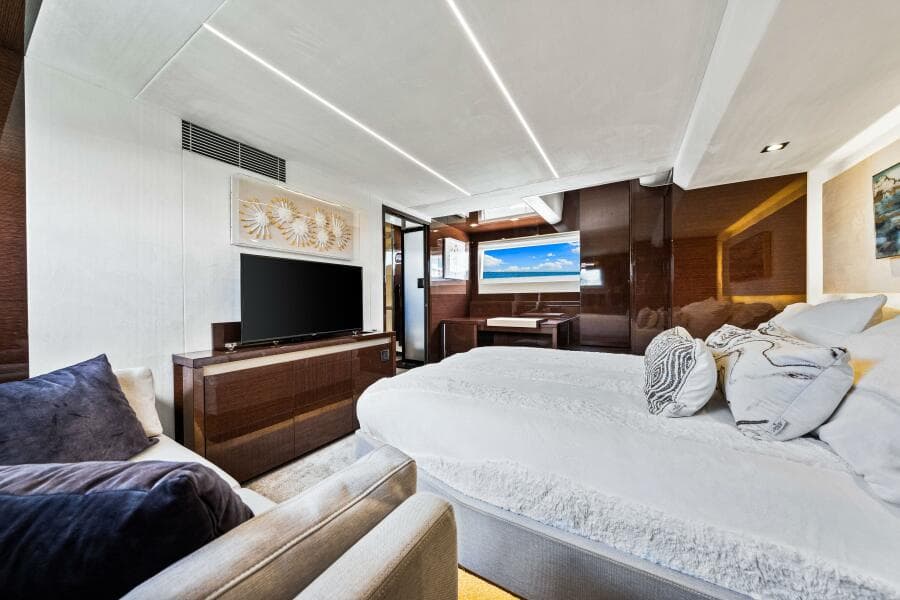 2019 Prestige 630 Flybridge - Stateroom 