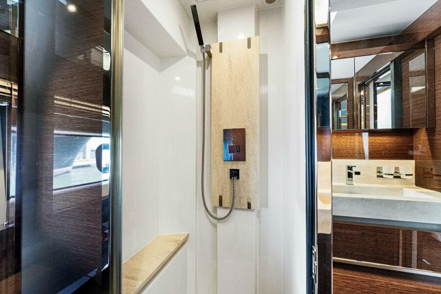 2019 Prestige 630 Flybridge- Head