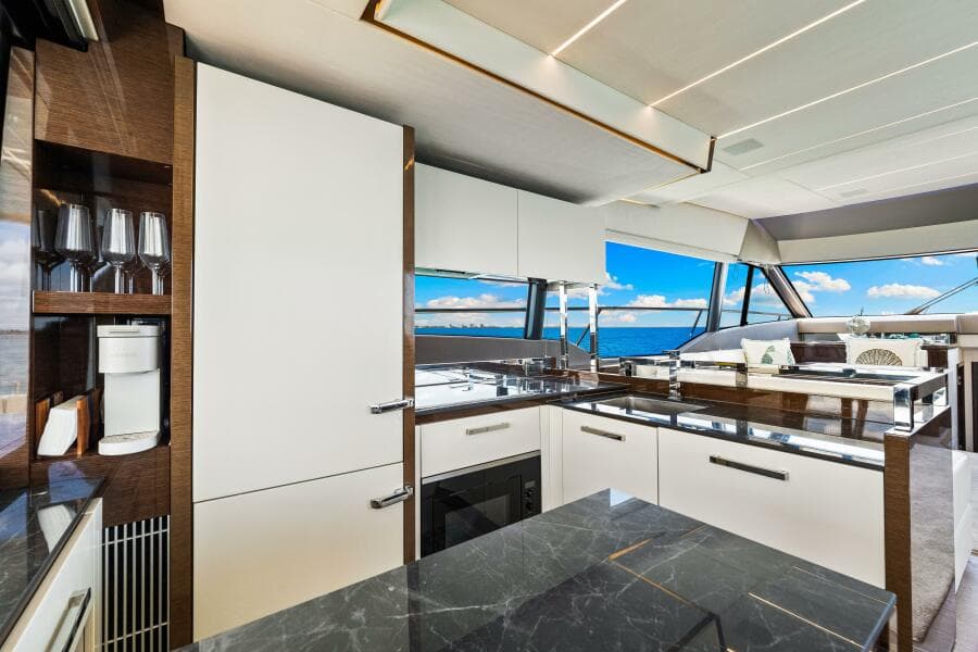 2019 Prestige 630 Flybridge - Galley