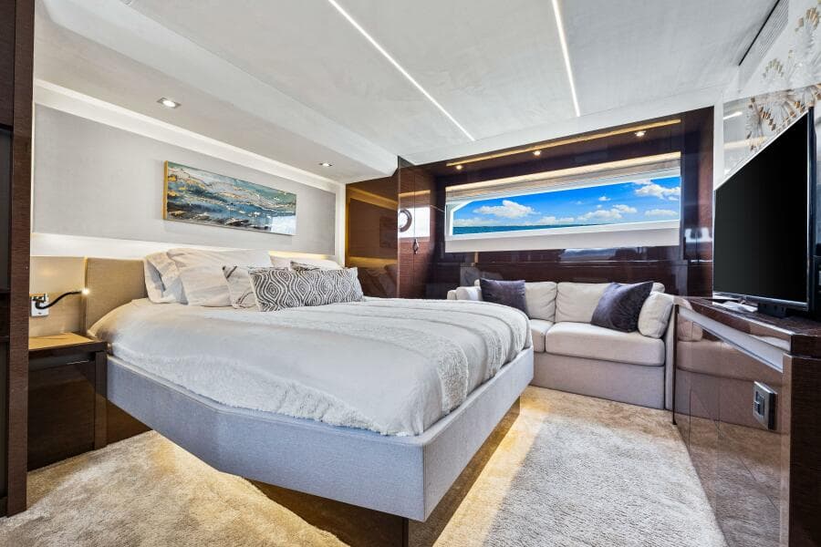 2019 Prestige 630 Flybridge - Stateroom