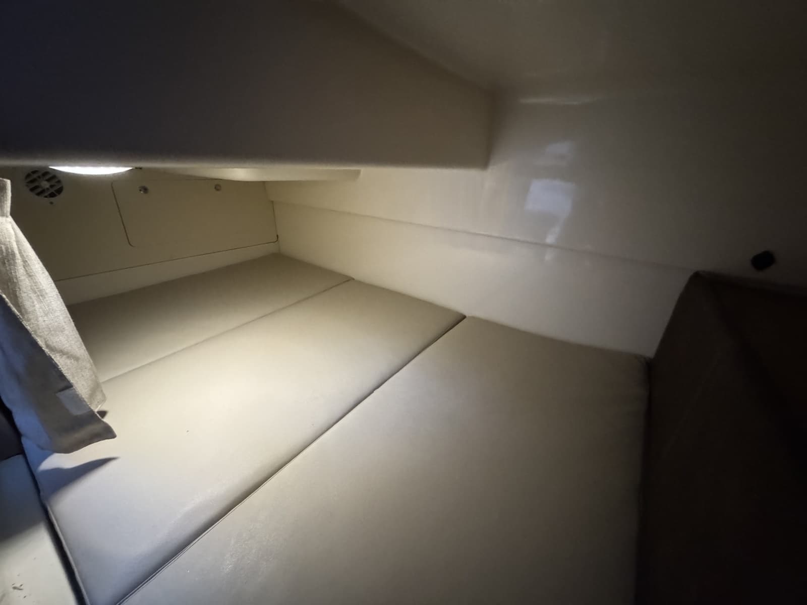 2015 Boston Whaler 285 Conquest