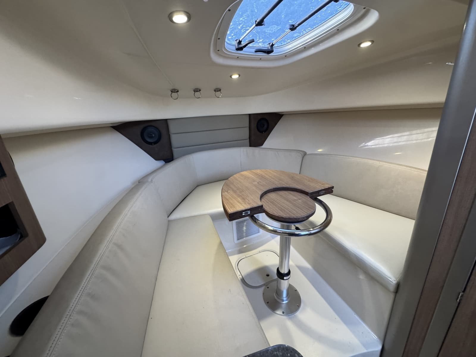 2015 Boston Whaler 285 Conquest