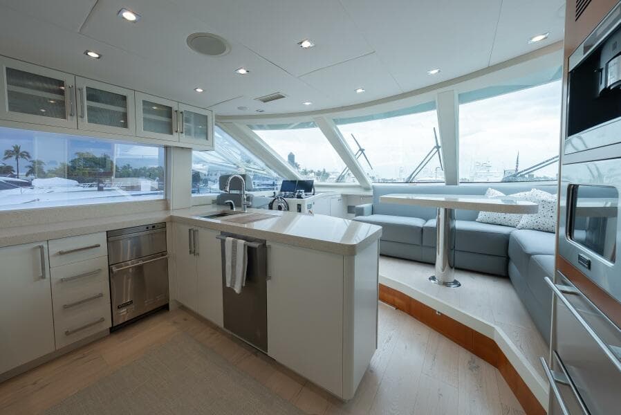 2012 Lazzara Yachts 