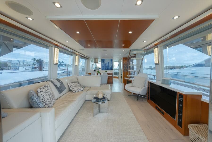 2012 Lazzara Yachts 