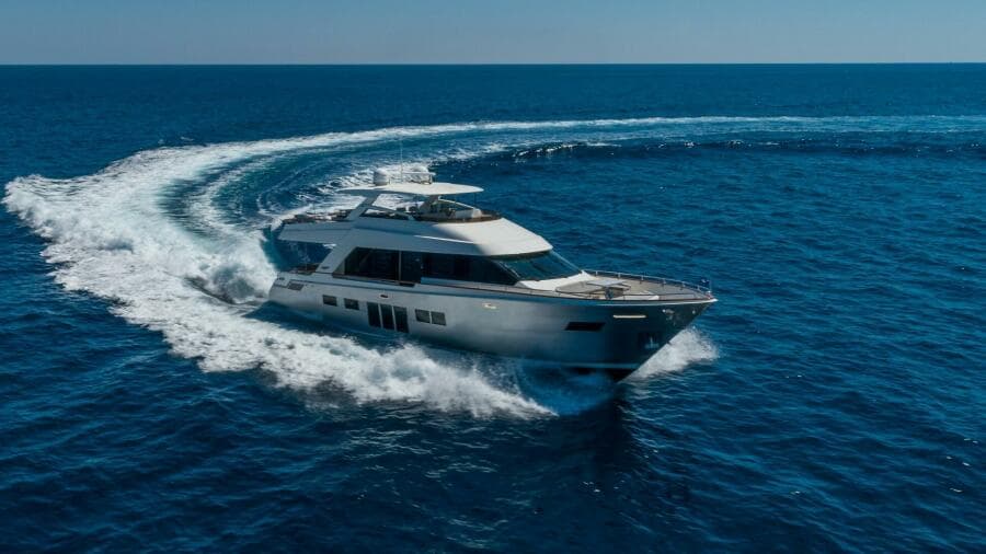 2012 Lazzara Yachts 