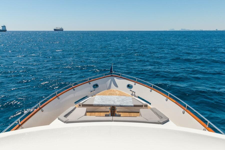2012 Lazzara Yachts 