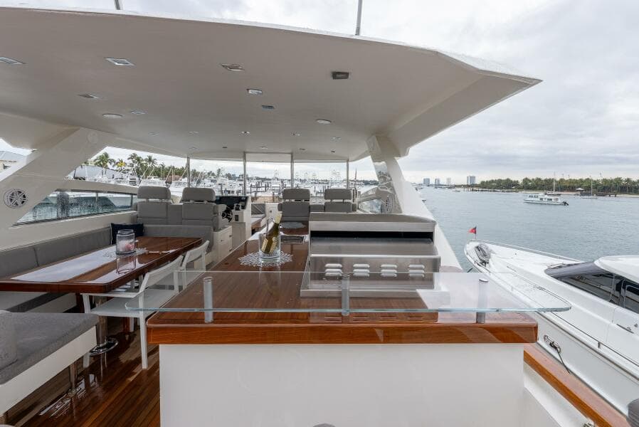 2012 Lazzara Yachts 