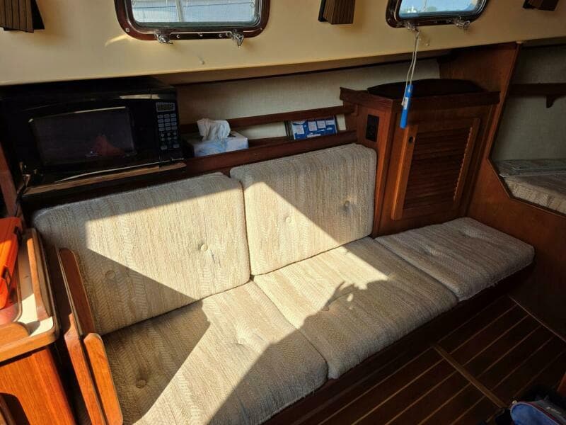 1988 Island Packet 27