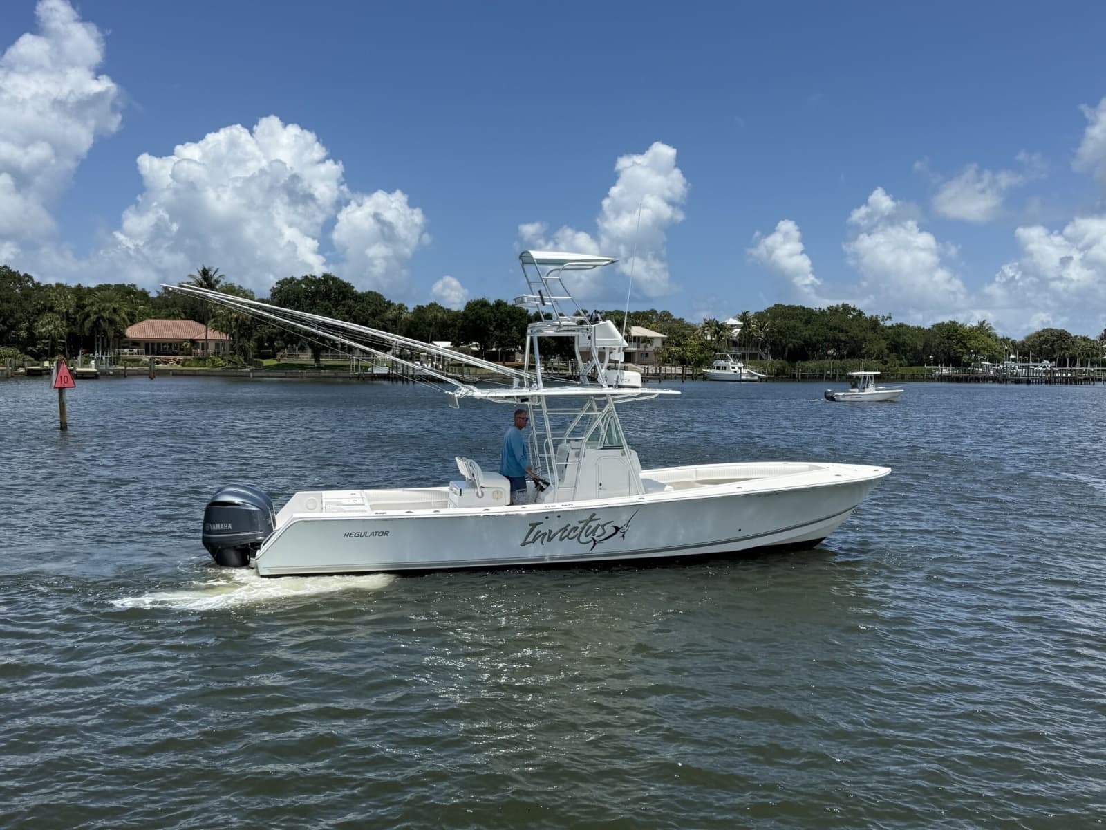2006 Regulator 32 Center Console - Photo 1