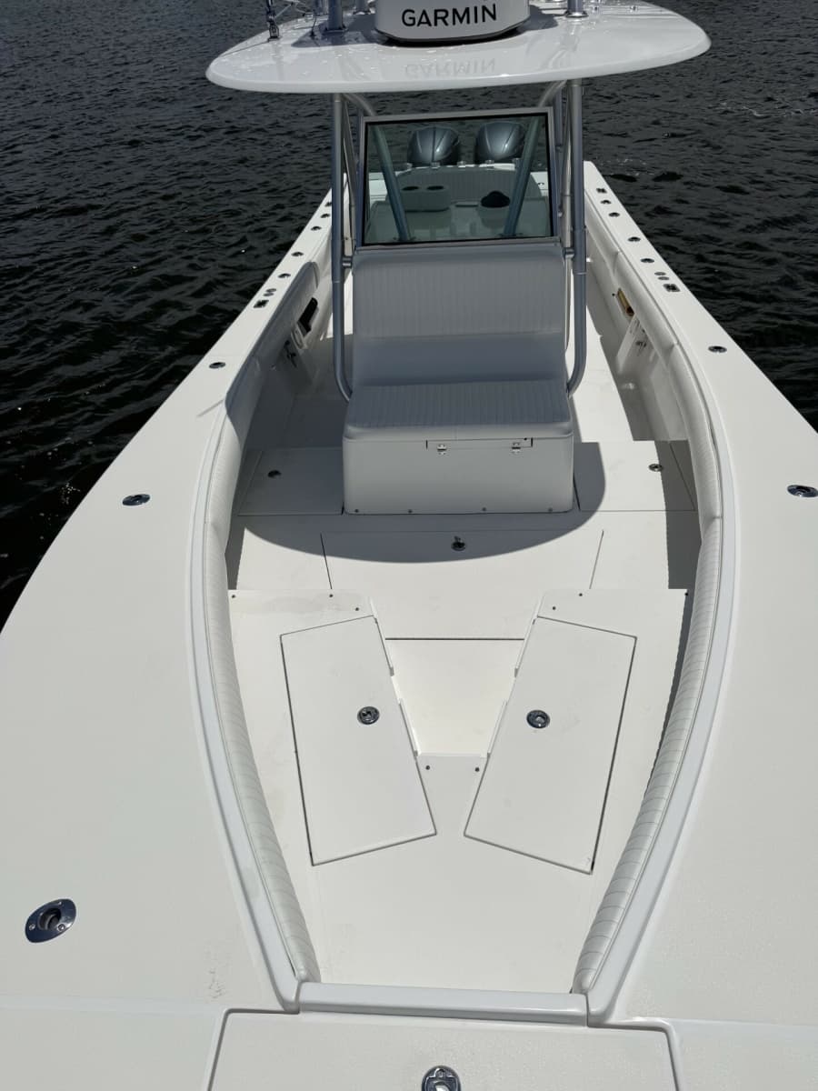 2006 Regulator 32 Center Console - Photo 10