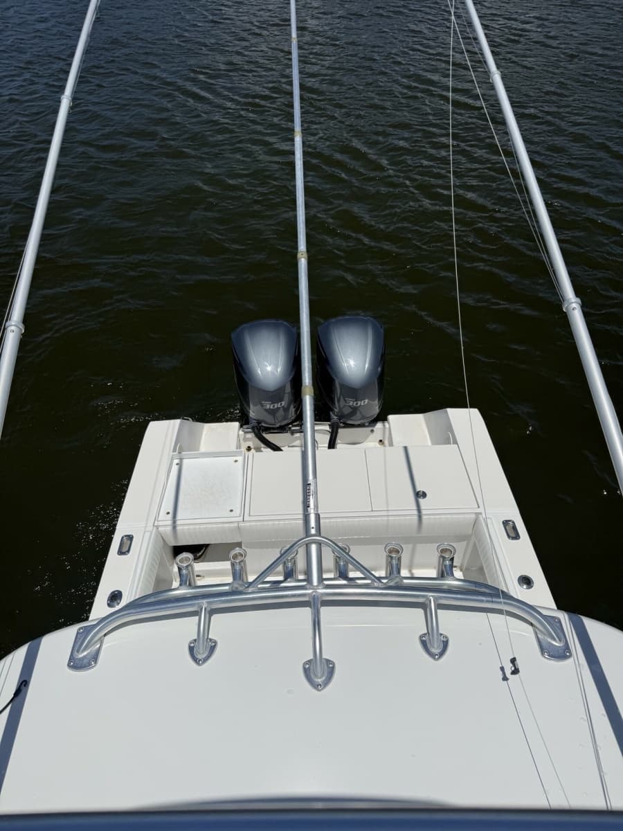 2006 Regulator 32 Center Console - Photo 6