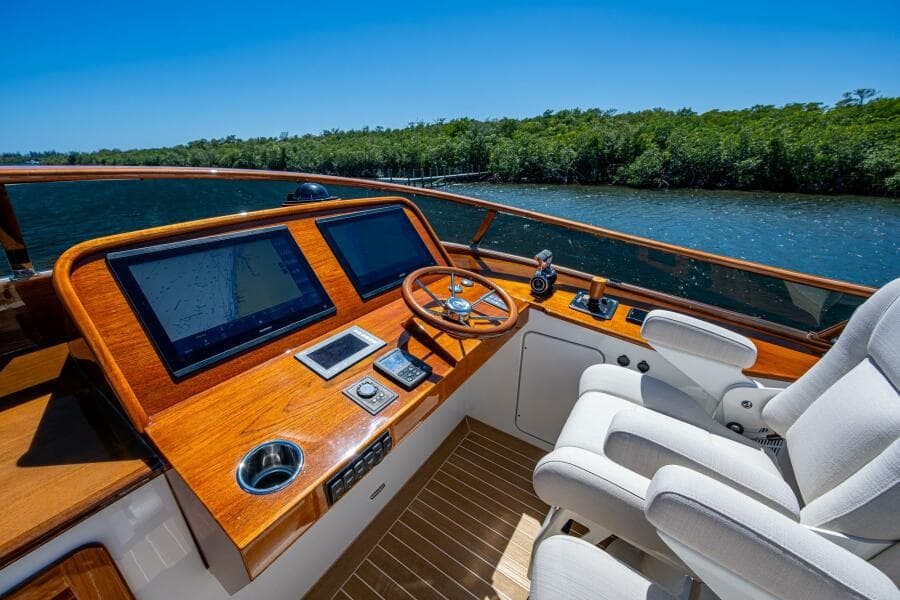 2021 Hinckley Talaria 55 Flybridge MKII