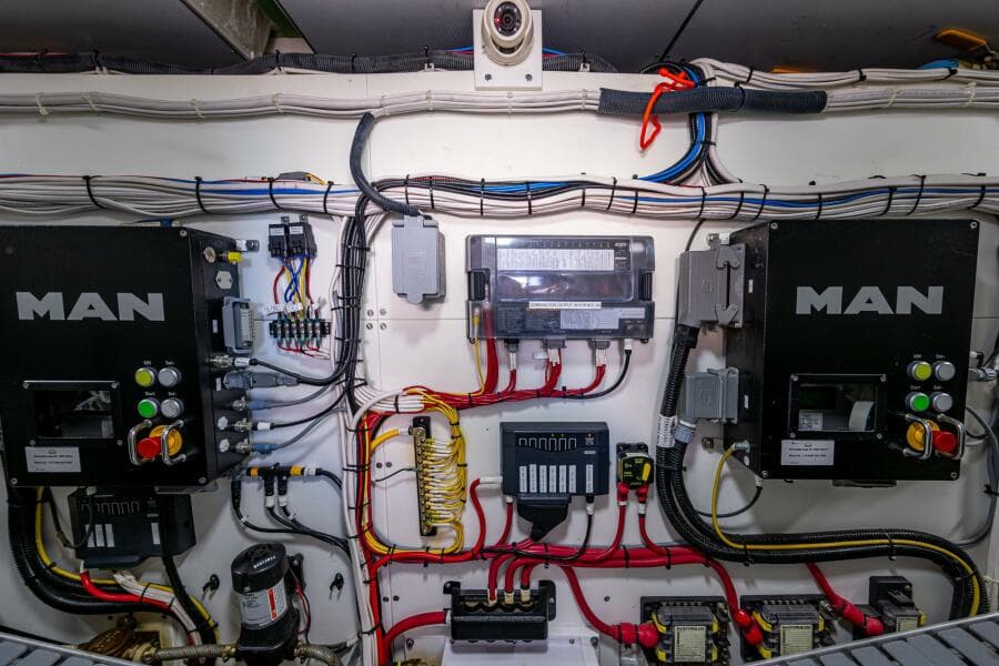 2021 Hinckley Talaria 55 Flybridge MKII